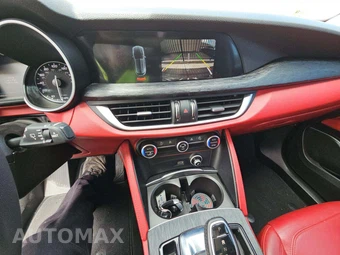 2020 Alfa Romeo Stelvio – miniatura 7