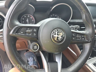 2020 Alfa Romeo Stelvio – miniatura 10