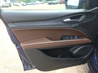 2020 Alfa Romeo Stelvio – miniatura 9