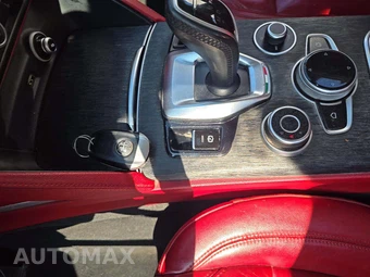 2020 Alfa Romeo Stelvio – miniatura 8