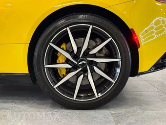 2020 Aston Martin DB11 V8 Coupe - miniatura 10
