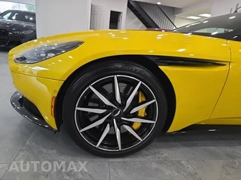 2020 Aston Martin DB11 V8 Coupe - miniatura 31