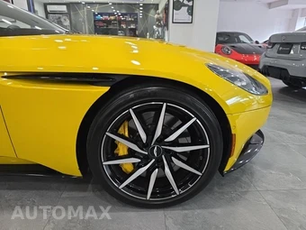 2020 Aston Martin DB11 V8 Coupe - miniatura 32