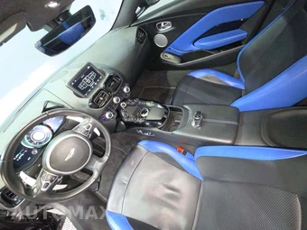 2020 Aston Martin Vantage - miniatura 8
