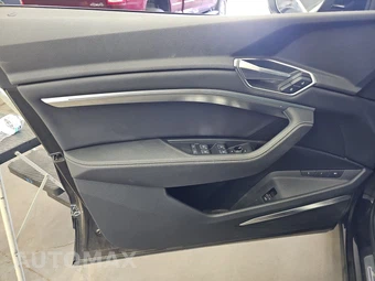 2020 Audi e-tron Sportback Premium Plus – miniatura 9