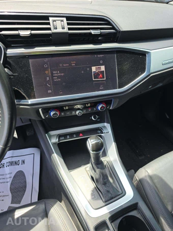 2020 Audi Q3 2.0T Premium – miniatura 10