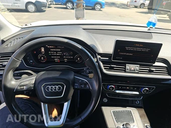 2020 Audi Q5 Plug-In Hybrid Premium Plus - miniatura 11