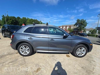 2020 Audi Q5 Premium - miniatura 4