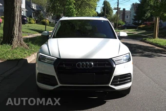 2020 Audi Q5 Titanium Premium – miniatura 2