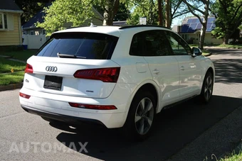 2020 Audi Q5 Titanium Premium – miniatura 4