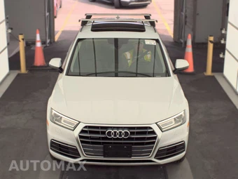 2020 Audi Q5 Titanium Premium – miniatura 2