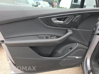 2020 Audi Q7 Premium Plus 55 TFSI – miniatura 9