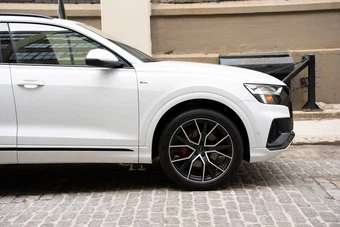 2020 Audi Q8 Premium Plus - miniatura 4