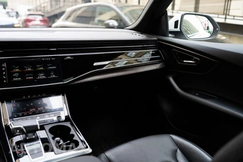 2020 Audi Q8 Premium Plus - miniatura 8