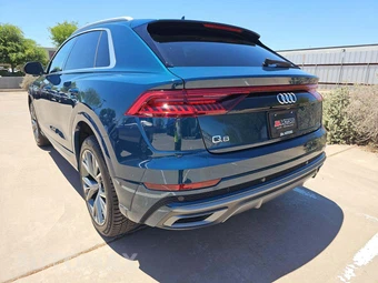 2020 Audi Q8 Premium Plus – miniatura 2