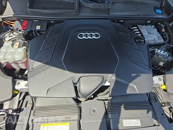 2020 Audi Q8 Prestige – miniatura 15