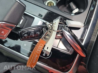 2020 Audi Q8 Prestige – miniatura 8