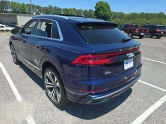 2020 Audi Q8 Prestige – miniatura 3