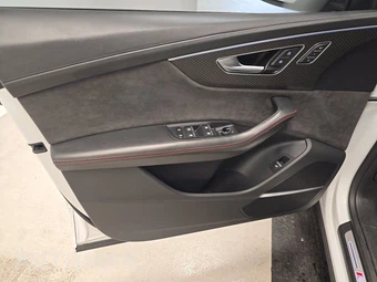 2020 Audi RS Q8 - miniatura 9