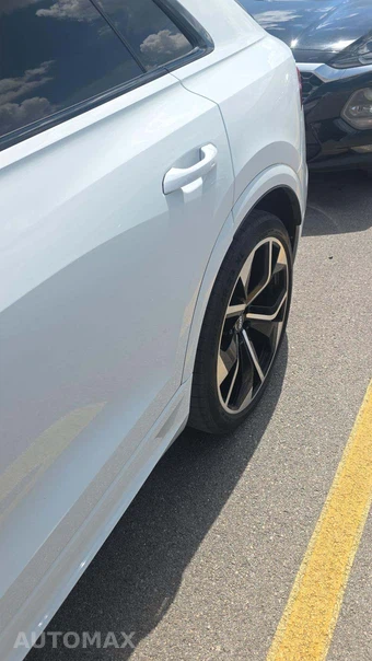 2020 Audi RS Q8 - miniatura 23