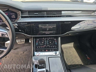 2020 Audi S8 – miniatura 10