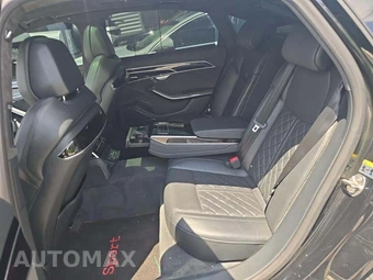 2020 Audi S8 – miniatura 13