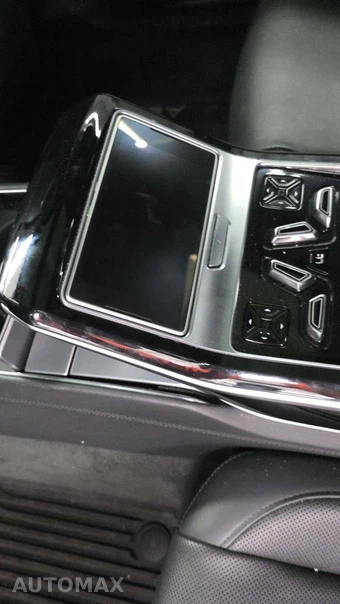 2020 Audi S8 - miniatura 17