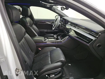 2020 Audi S8 - miniatura 8