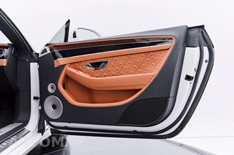 2020 Bentley Continental GT First Edition V8 - miniatura 36