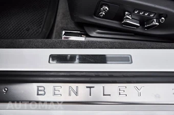 2020 Bentley Continental GTC V8 - miniatura 32