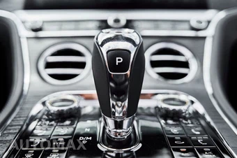 2020 Bentley Continental GTC V8 - miniatura 60