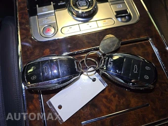 2020 Bentley Flying Spur - miniatura 8
