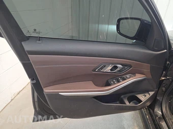 2020 BMW 3 Series Sedan 330i xDrive - miniatura 9