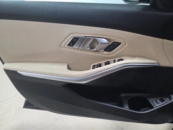 2020 BMW 3 Series Sedan 330i xDrive - miniatura 9