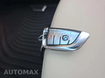 2020 BMW 3 Series Sedan 330i xDrive - miniatura 8
