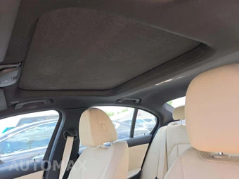 2020 BMW 3 Series Sedan 330i xDrive - miniatura 11