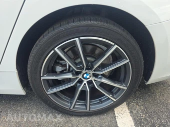 2020 BMW 3 Series Sedan 330i xDrive - miniatura 11