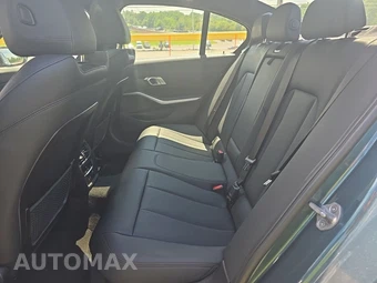 2020 BMW 3 Series Sedan 330i xDrive - miniatura 13