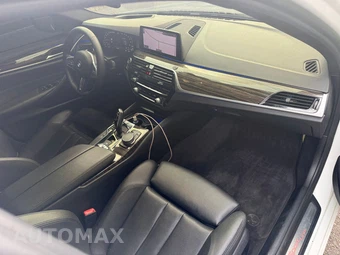 2020 BMW 5 Series Sedan 530i - miniatura 9