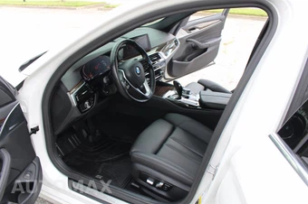 2020 BMW 5 Series Sedan 530i xDrive - miniatura 22
