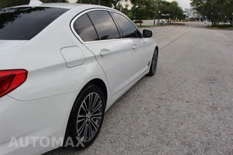2020 BMW 5 Series Sedan 530i xDrive - miniatura 9