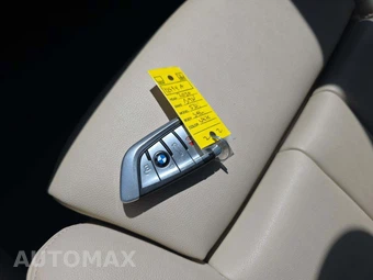 2020 BMW 5 Series Sedan 530i xDrive - miniatura 8