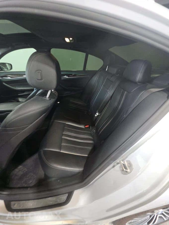 2020 BMW 5 Series Sedan 530i xDrive - miniatura 10
