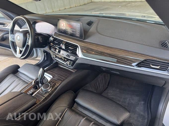 2020 BMW 5 Series Sedan 530i xDrive - miniatura 17