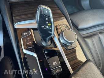 2020 BMW 5 Series Sedan 530i xDrive - miniatura 30