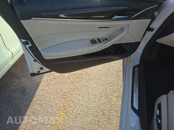 2020 BMW 5 Series Sedan 530i xDrive - miniatura 9