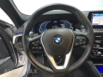 2020 BMW 5 Series Sedan iPerformance LUXURY LINE - miniatura 10