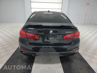 2020 BMW 5 Series Sedan M550i xDrive - miniatura 5