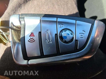 2020 BMW 5 Series Sedan M550i xDrive - miniatura 5