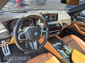 2020 BMW 5 Series Sedan M550i xDrive - miniatura 11
